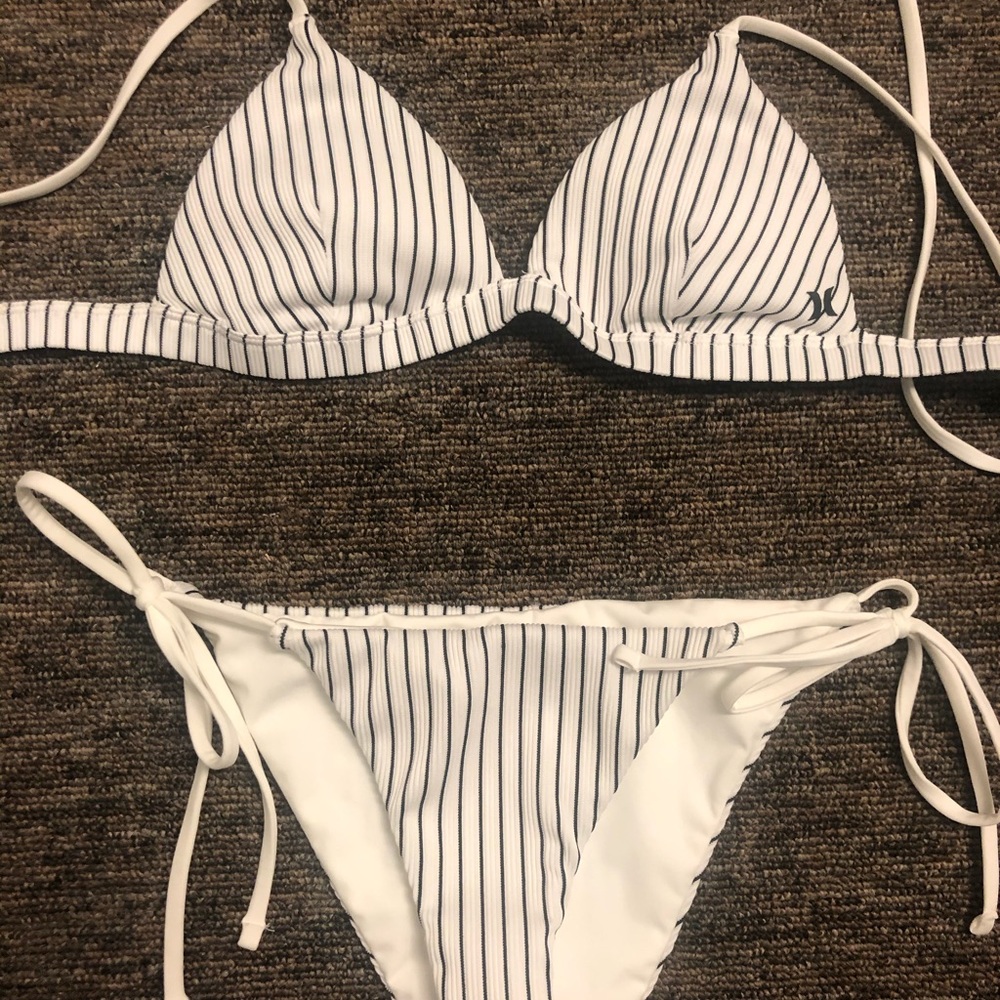 Brand new Hurley bikini
